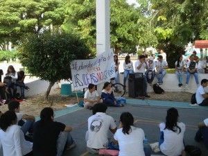 manifestacionUqroo2