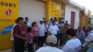 06 aspectos boicot policias siguiendo a la candidata de Morena (3)